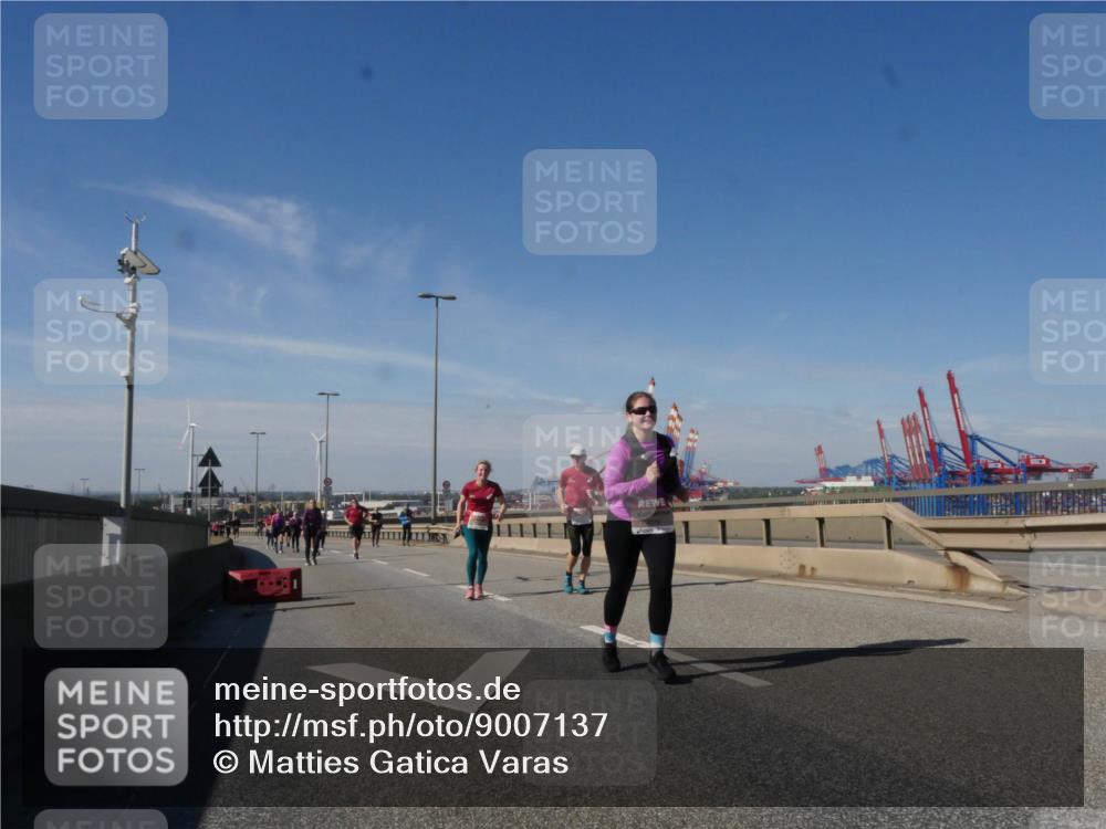 03.10.2025 - Köhlbrandbrückenlauf Matties Gatica Varas http://msf.ph/oto/9007137 03.10.2025 13:02:28 Position 2  meine-sportfotos.de