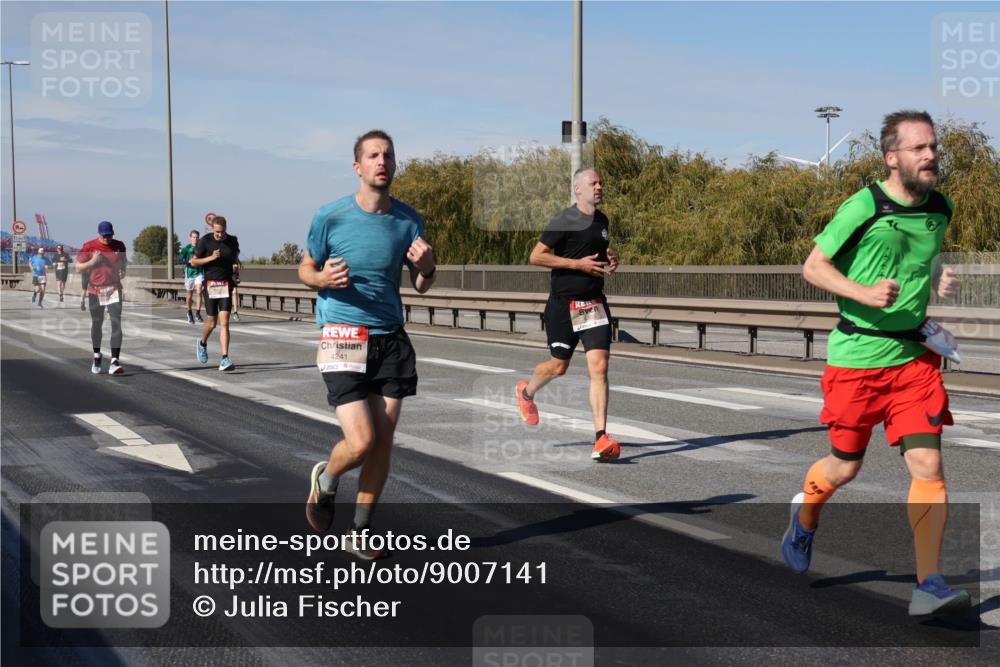 03.10.2025 - Köhlbrandbrückenlauf Julia Fischer http://msf.ph/oto/9007141 03.10.2025 12:46:23 Position 3 4241 meine-sportfotos.de