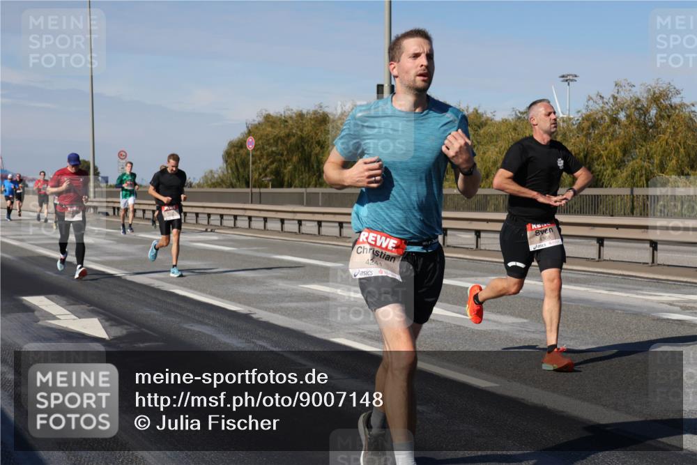 03.10.2025 - Köhlbrandbrückenlauf Julia Fischer http://msf.ph/oto/9007148 03.10.2025 12:46:24 Position 3 4241, 4368 meine-sportfotos.de