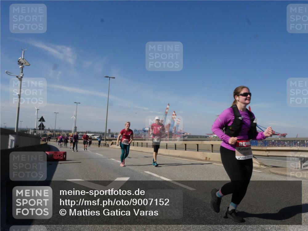 03.10.2025 - Köhlbrandbrückenlauf Matties Gatica Varas http://msf.ph/oto/9007152 03.10.2025 13:02:29 Position 2 5279 meine-sportfotos.de