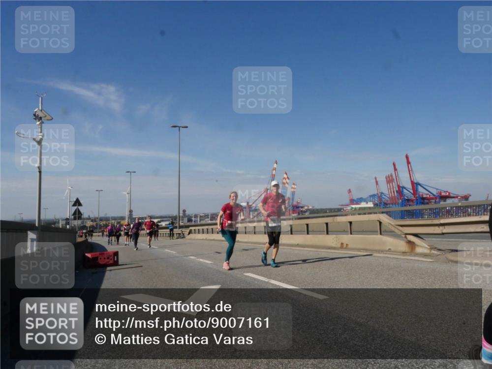 03.10.2025 - Köhlbrandbrückenlauf Matties Gatica Varas http://msf.ph/oto/9007161 03.10.2025 13:02:30 Position 2  meine-sportfotos.de