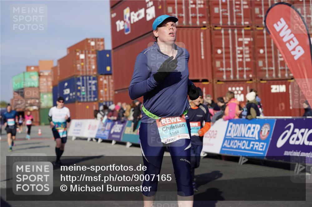 03.10.2025 - Köhlbrandbrückenlauf Michael Burmester http://msf.ph/oto/9007165 03.10.2025 10:08:54 Ziel 1200, 1294, 1364, 1367, 1670, 1673, 2805, 3280 meine-sportfotos.de