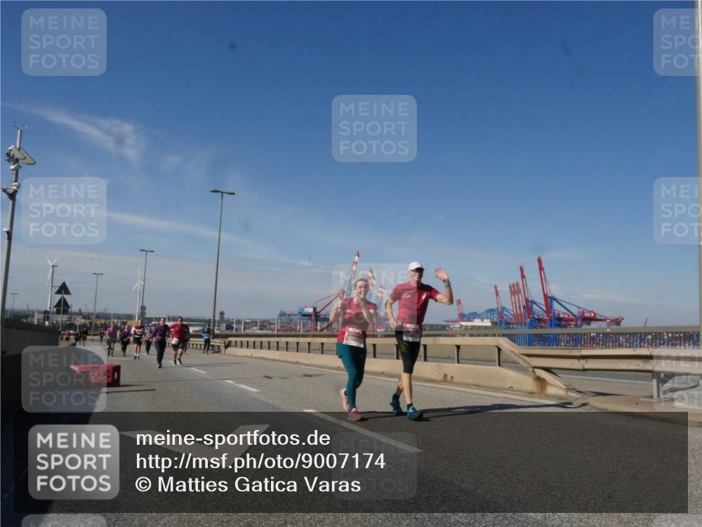 03.10.2025 - Köhlbrandbrückenlauf Matties Gatica Varas http://msf.ph/oto/9007174 03.10.2025 13:02:31 Position 2  meine-sportfotos.de
