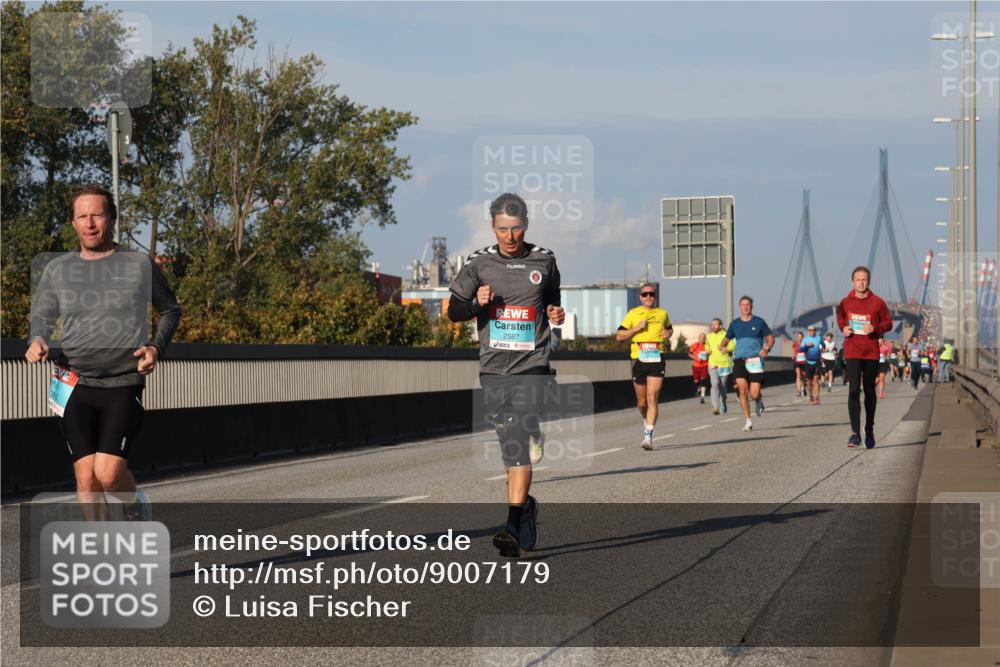 03.10.2025 - Köhlbrandbrückenlauf Luisa Fischer http://msf.ph/oto/9007179 03.10.2025 10:48:56 Position 3 2587 meine-sportfotos.de