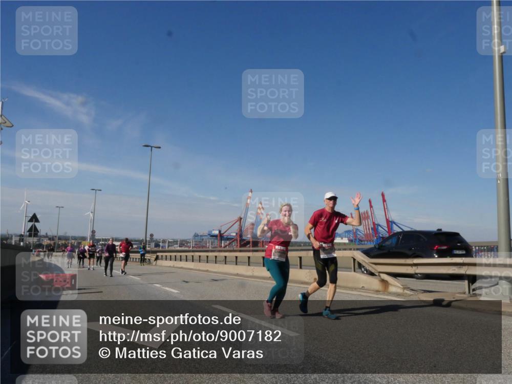 03.10.2025 - Köhlbrandbrückenlauf Matties Gatica Varas http://msf.ph/oto/9007182 03.10.2025 13:02:31 Position 2 118 meine-sportfotos.de