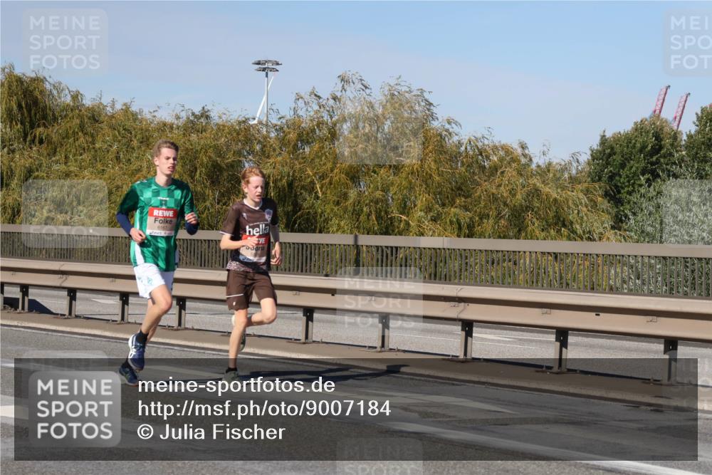 03.10.2025 - Köhlbrandbrückenlauf Julia Fischer http://msf.ph/oto/9007184 03.10.2025 12:46:29 Position 3 6167 meine-sportfotos.de
