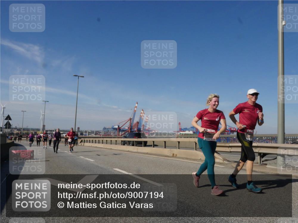 03.10.2025 - Köhlbrandbrückenlauf Matties Gatica Varas http://msf.ph/oto/9007194 03.10.2025 13:02:32 Position 2 18 meine-sportfotos.de