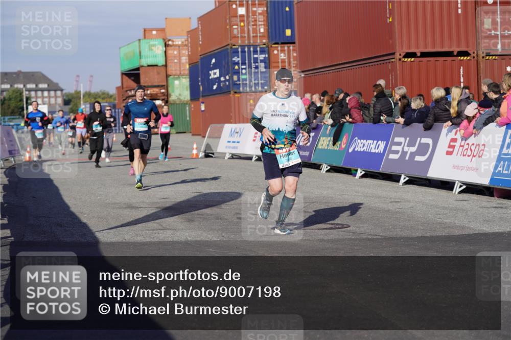 03.10.2025 - Köhlbrandbrückenlauf Michael Burmester http://msf.ph/oto/9007198 03.10.2025 10:08:55 Ziel 1200, 1294, 1355, 1364, 1367, 1670, 1673, 1902, 2560, 2805, 3280 meine-sportfotos.de
