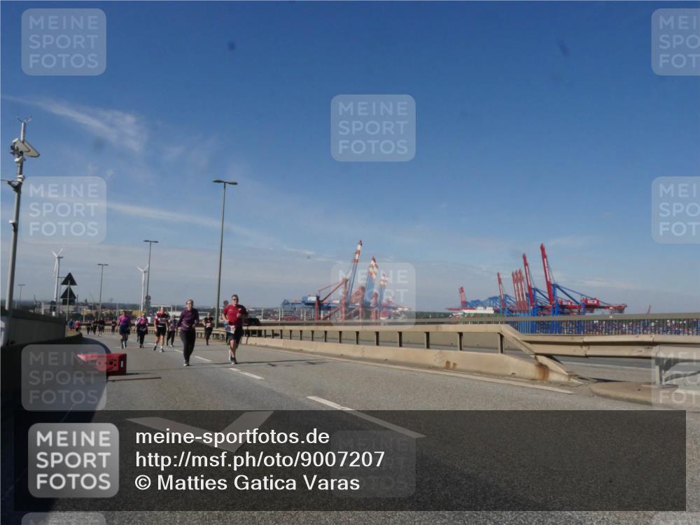 03.10.2025 - Köhlbrandbrückenlauf Matties Gatica Varas http://msf.ph/oto/9007207 03.10.2025 13:02:34 Position 2  meine-sportfotos.de