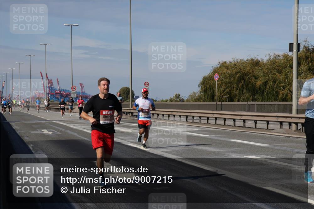 03.10.2025 - Köhlbrandbrückenlauf Julia Fischer http://msf.ph/oto/9007215 03.10.2025 12:46:37 Position 3 12, 5, 6329 meine-sportfotos.de
