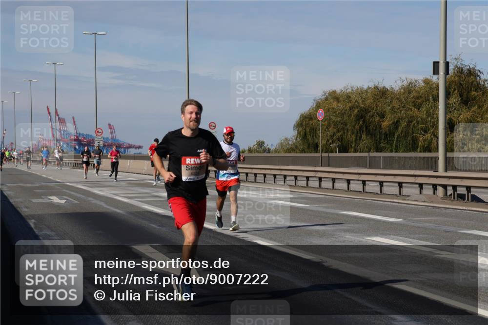 03.10.2025 - Köhlbrandbrückenlauf Julia Fischer http://msf.ph/oto/9007222 03.10.2025 12:46:37 Position 3 12, 5, 6329 meine-sportfotos.de