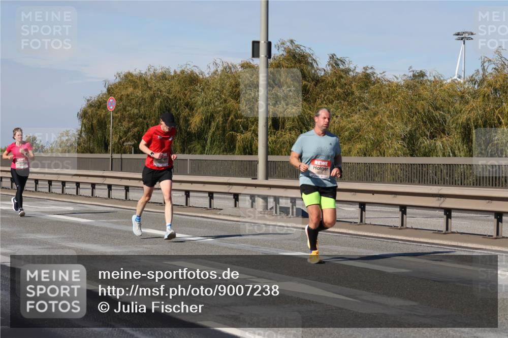 03.10.2025 - Köhlbrandbrückenlauf Julia Fischer http://msf.ph/oto/9007238 03.10.2025 12:46:45 Position 3 6036 meine-sportfotos.de