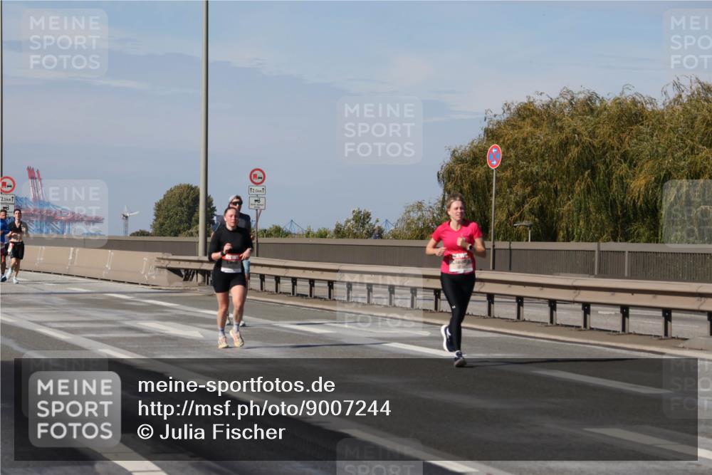 03.10.2025 - Köhlbrandbrückenlauf Julia Fischer http://msf.ph/oto/9007244 03.10.2025 12:46:46 Position 3 12, 5, 2, 5 meine-sportfotos.de