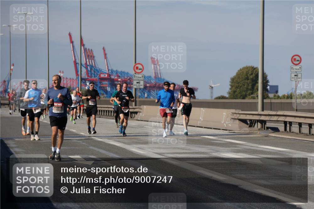 03.10.2025 - Köhlbrandbrückenlauf Julia Fischer http://msf.ph/oto/9007247 03.10.2025 12:46:49 Position 3 12, 5, 12, 5, 1 meine-sportfotos.de