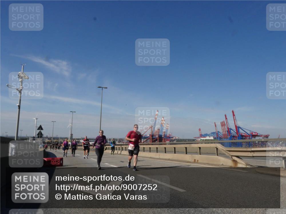 03.10.2025 - Köhlbrandbrückenlauf Matties Gatica Varas http://msf.ph/oto/9007252 03.10.2025 13:02:36 Position 2  meine-sportfotos.de
