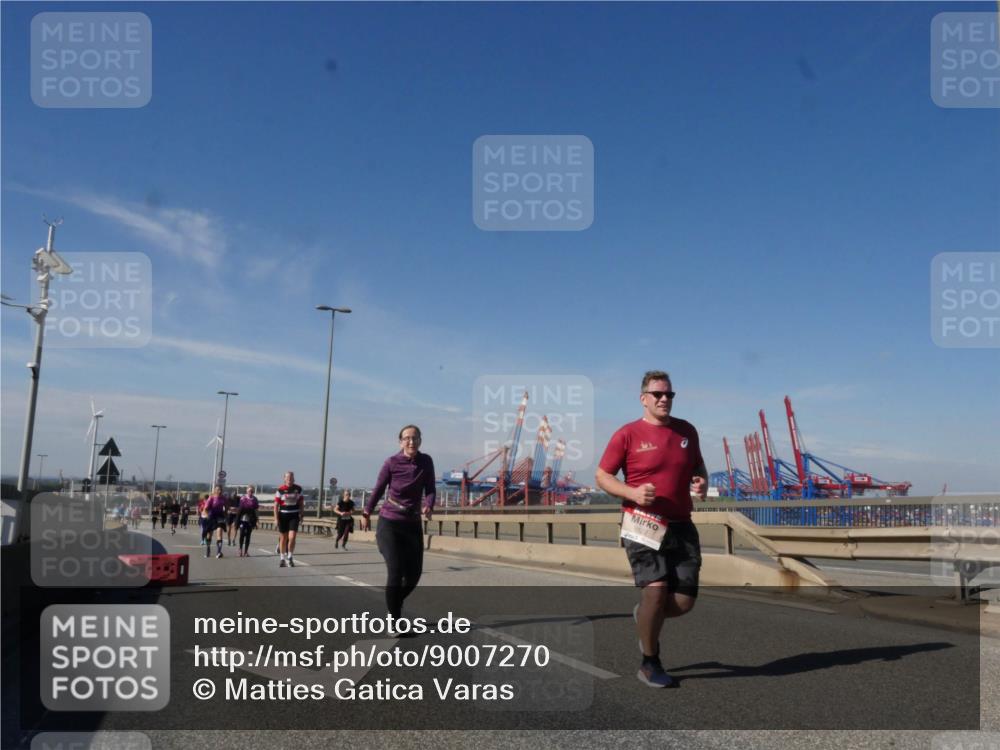 03.10.2025 - Köhlbrandbrückenlauf Matties Gatica Varas http://msf.ph/oto/9007270 03.10.2025 13:02:38 Position 2 6522 meine-sportfotos.de