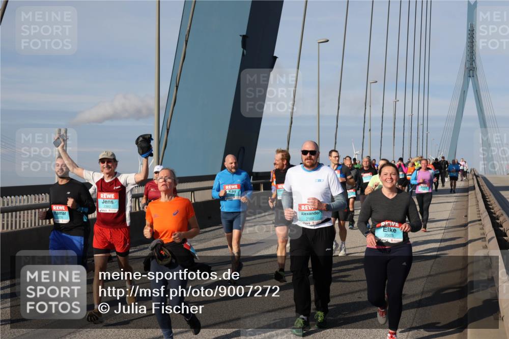 03.10.2025 - Köhlbrandbrückenlauf Julia Fischer http://msf.ph/oto/9007272 03.10.2025 09:59:05 Position 2 2382, 2239, 2002, 2003 meine-sportfotos.de