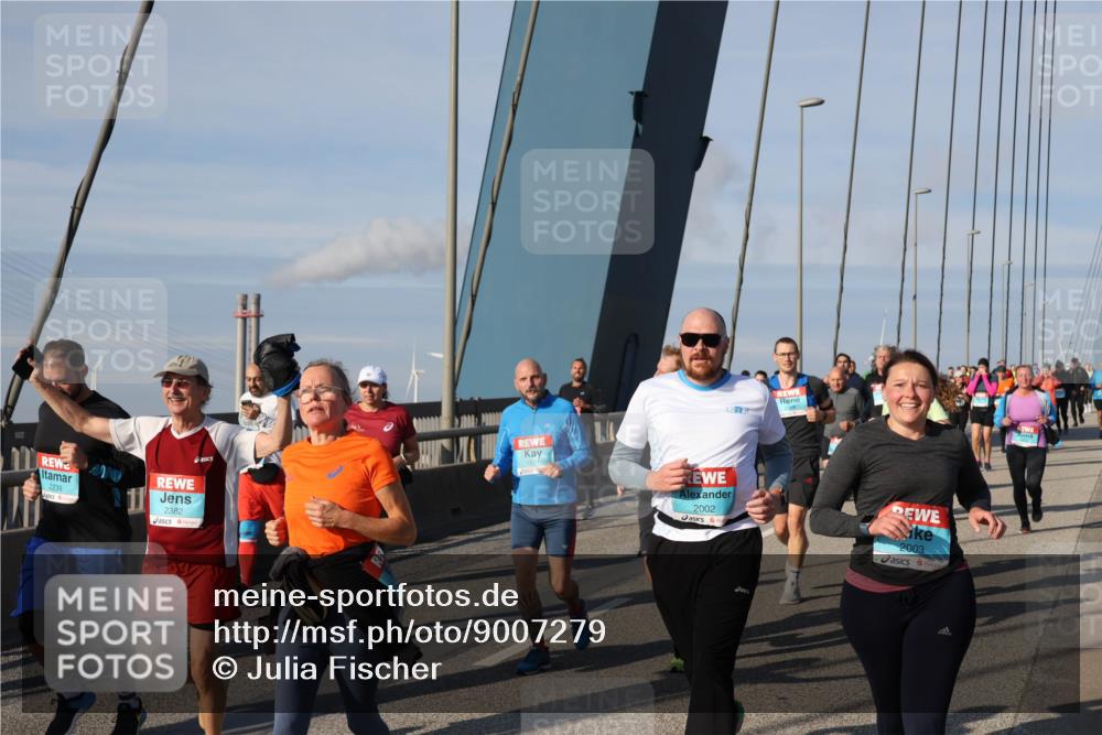 03.10.2025 - Köhlbrandbrückenlauf Julia Fischer http://msf.ph/oto/9007279 03.10.2025 09:59:06 Position 2 2239, 2382, 2002, 2003 meine-sportfotos.de