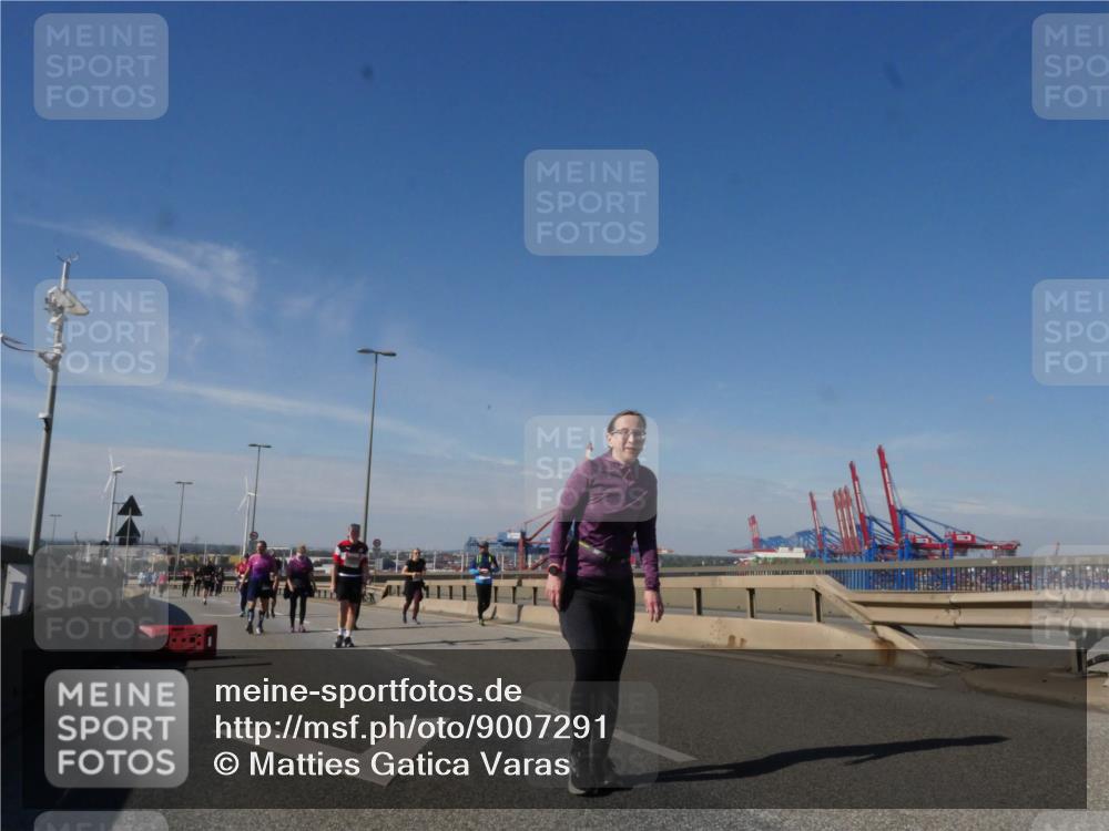 03.10.2025 - Köhlbrandbrückenlauf Matties Gatica Varas http://msf.ph/oto/9007291 03.10.2025 13:02:39 Position 2  meine-sportfotos.de