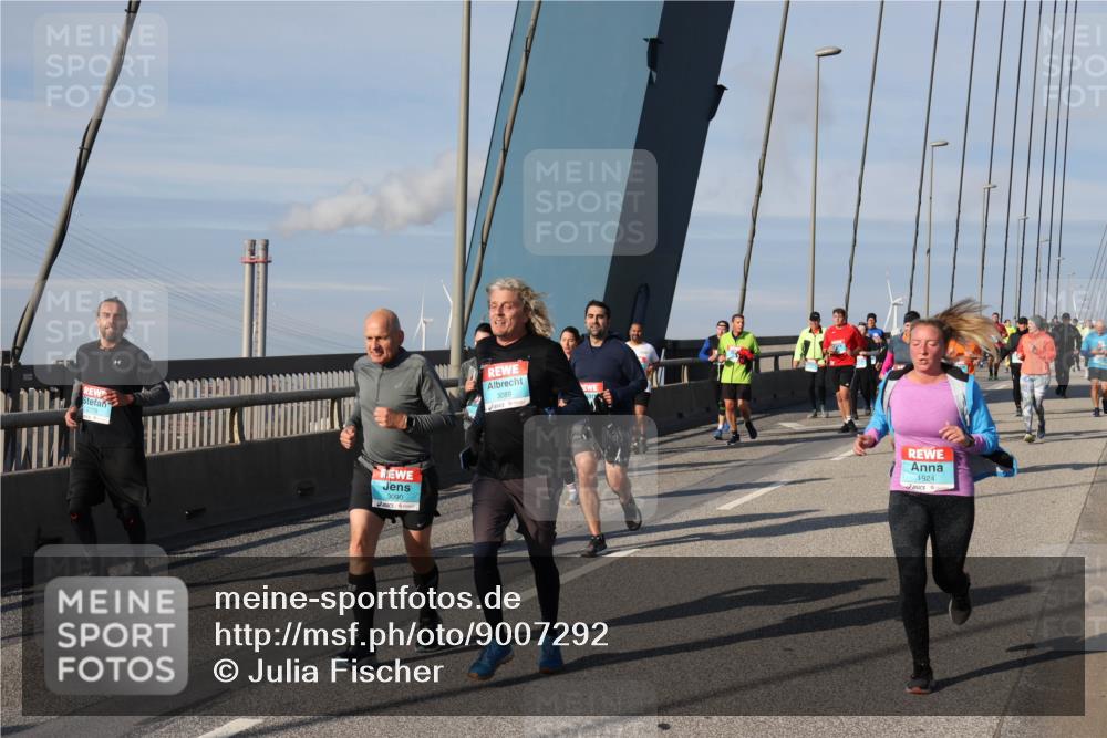 03.10.2025 - Köhlbrandbrückenlauf Julia Fischer http://msf.ph/oto/9007292 03.10.2025 09:59:09 Position 2 3090, 3089, 1924 meine-sportfotos.de