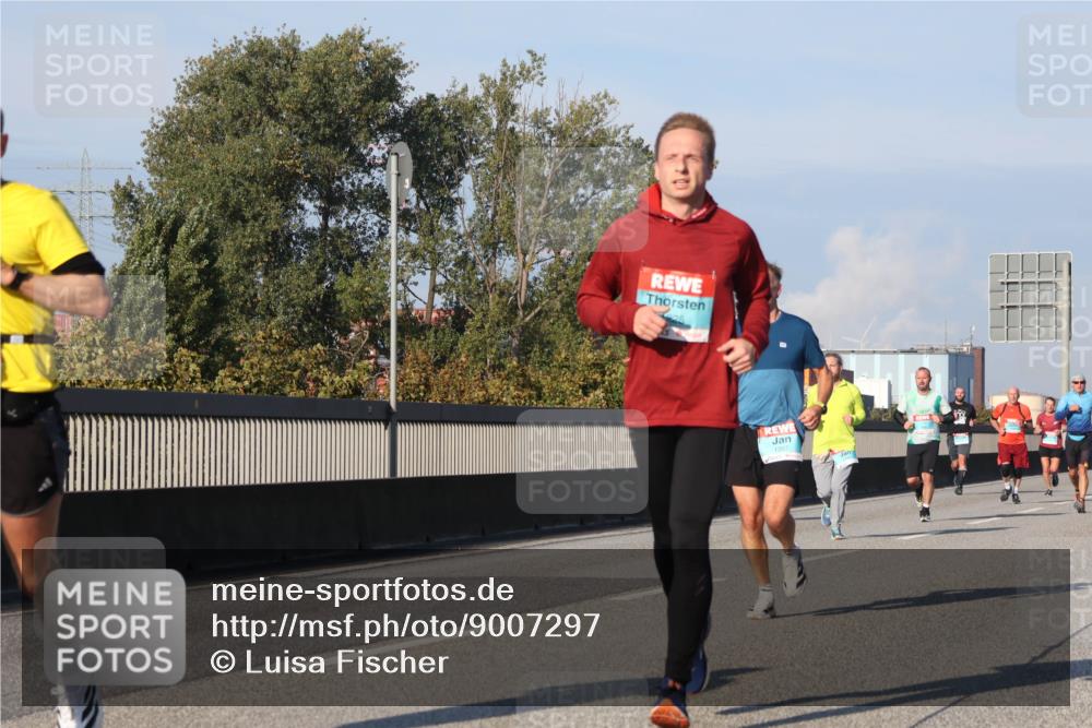 03.10.2025 - Köhlbrandbrückenlauf Luisa Fischer http://msf.ph/oto/9007297 03.10.2025 10:49:03 Position 3 25 meine-sportfotos.de