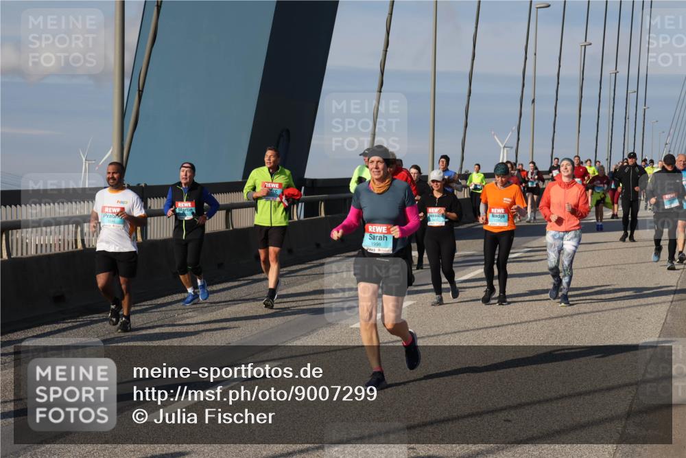 03.10.2025 - Köhlbrandbrückenlauf Julia Fischer http://msf.ph/oto/9007299 03.10.2025 09:59:12 Position 2 1998 meine-sportfotos.de