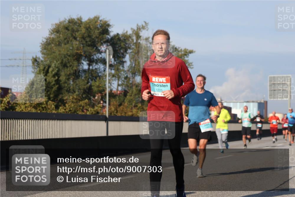 03.10.2025 - Köhlbrandbrückenlauf Luisa Fischer http://msf.ph/oto/9007303 03.10.2025 10:49:03 Position 3 1225 meine-sportfotos.de