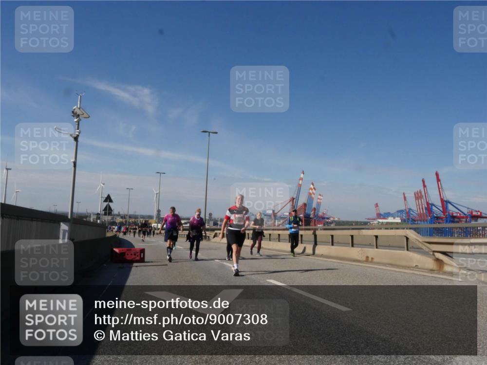 03.10.2025 - Köhlbrandbrückenlauf Matties Gatica Varas http://msf.ph/oto/9007308 03.10.2025 13:02:43 Position 2  meine-sportfotos.de