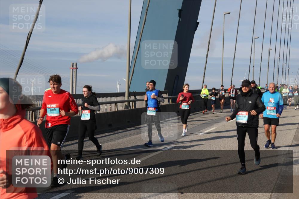 03.10.2025 - Köhlbrandbrückenlauf Julia Fischer http://msf.ph/oto/9007309 03.10.2025 09:59:17 Position 2 2632, 2406 meine-sportfotos.de