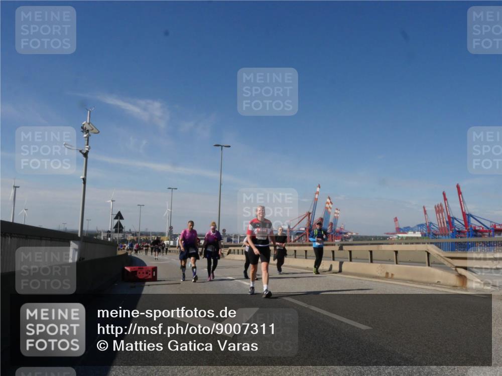 03.10.2025 - Köhlbrandbrückenlauf Matties Gatica Varas http://msf.ph/oto/9007311 03.10.2025 13:02:43 Position 2  meine-sportfotos.de