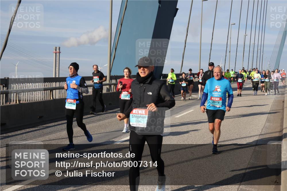03.10.2025 - Köhlbrandbrückenlauf Julia Fischer http://msf.ph/oto/9007314 03.10.2025 09:59:19 Position 2 2952, 2406, 3447 meine-sportfotos.de