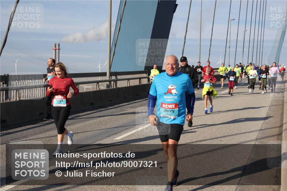 03.10.2025 - Köhlbrandbrückenlauf Julia Fischer http://msf.ph/oto/9007321 03.10.2025 09:59:20 Position 2 1209, 3447 meine-sportfotos.de