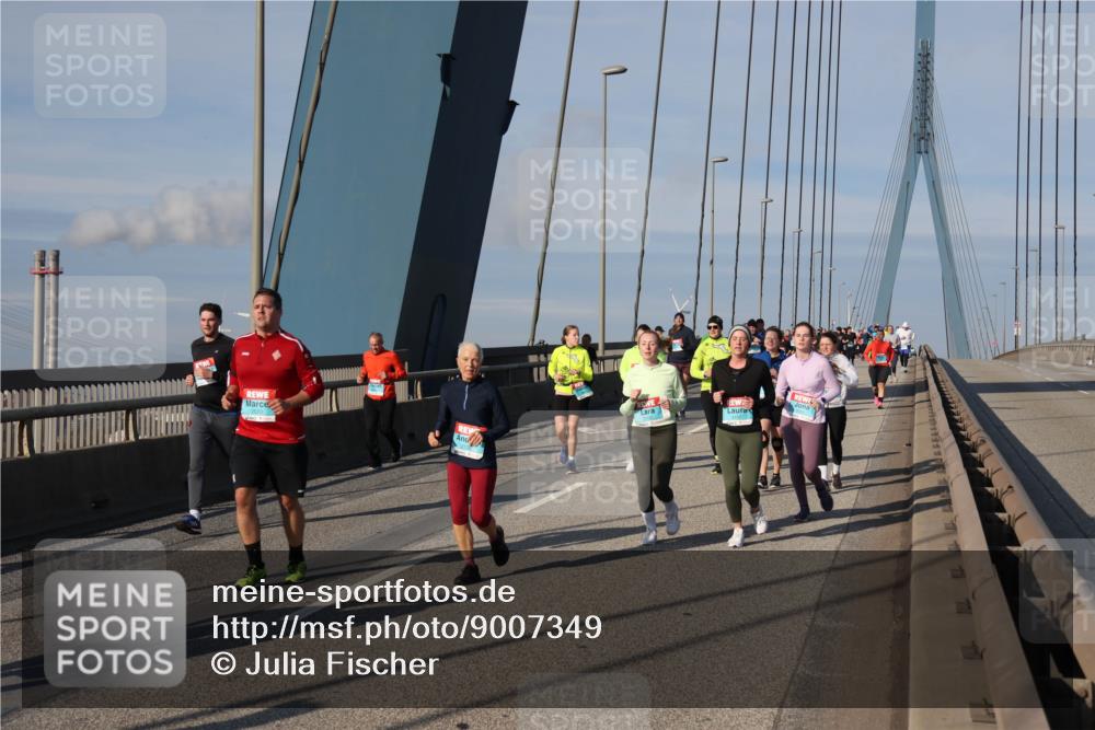 03.10.2025 - Köhlbrandbrückenlauf Julia Fischer http://msf.ph/oto/9007349 03.10.2025 09:59:26 Position 2  meine-sportfotos.de