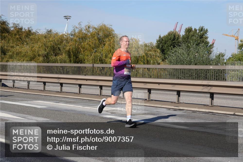 03.10.2025 - Köhlbrandbrückenlauf Julia Fischer http://msf.ph/oto/9007357 03.10.2025 12:47:12 Position 3  meine-sportfotos.de