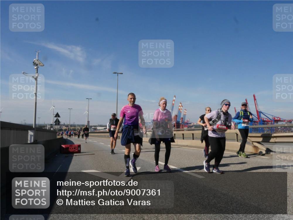 03.10.2025 - Köhlbrandbrückenlauf Matties Gatica Varas http://msf.ph/oto/9007361 03.10.2025 13:02:47 Position 2  meine-sportfotos.de