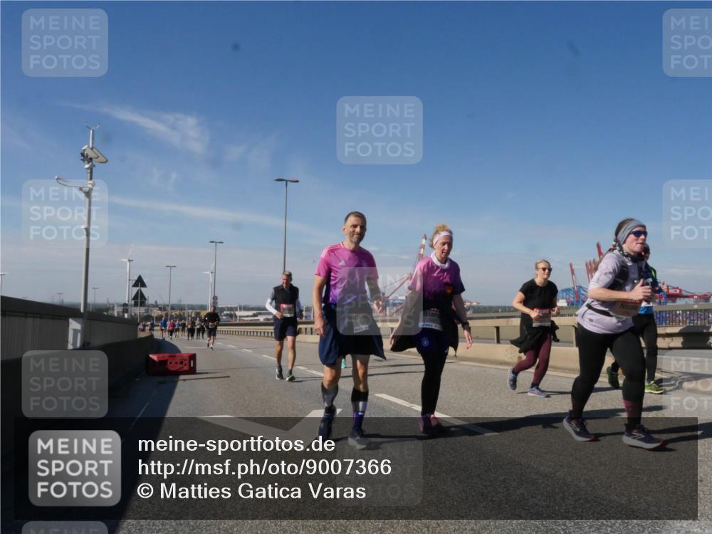 03.10.2025 - Köhlbrandbrückenlauf Matties Gatica Varas http://msf.ph/oto/9007366 03.10.2025 13:02:47 Position 2  meine-sportfotos.de