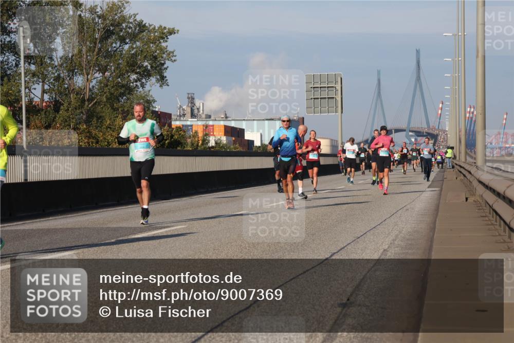 03.10.2025 - Köhlbrandbrückenlauf Luisa Fischer http://msf.ph/oto/9007369 03.10.2025 10:49:07 Position 3  meine-sportfotos.de