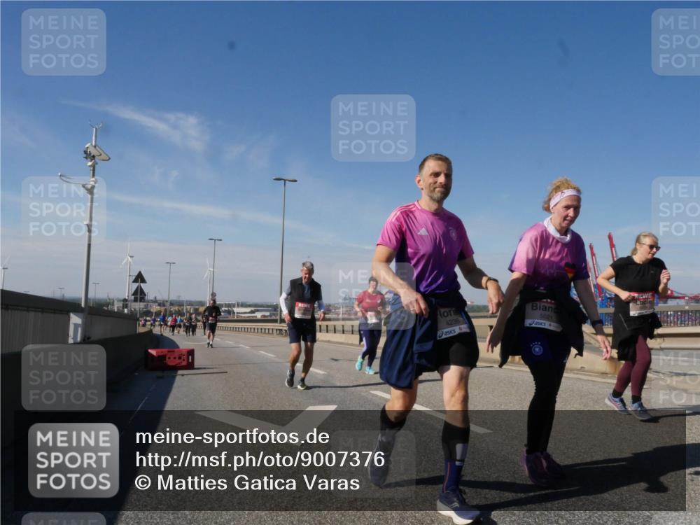 03.10.2025 - Köhlbrandbrückenlauf Matties Gatica Varas http://msf.ph/oto/9007376 03.10.2025 13:02:48 Position 2 4238, 5021 meine-sportfotos.de
