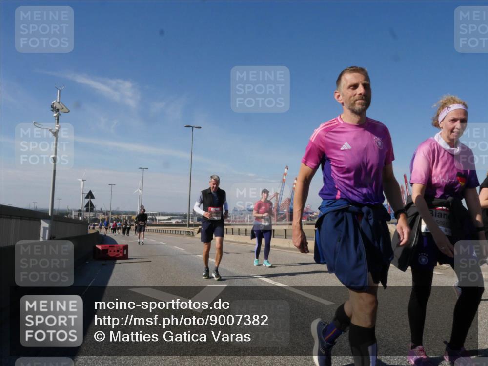 03.10.2025 - Köhlbrandbrückenlauf Matties Gatica Varas http://msf.ph/oto/9007382 03.10.2025 13:02:49 Position 2 5021 meine-sportfotos.de