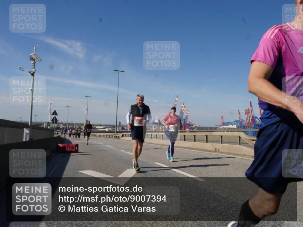 03.10.2025 - Köhlbrandbrückenlauf Matties Gatica Varas http://msf.ph/oto/9007394 03.10.2025 13:02:49 Position 2  meine-sportfotos.de