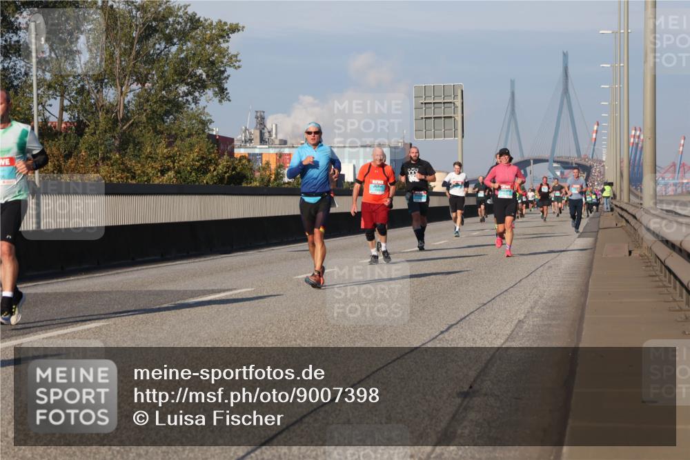 03.10.2025 - Köhlbrandbrückenlauf Luisa Fischer http://msf.ph/oto/9007398 03.10.2025 10:49:09 Position 3  meine-sportfotos.de