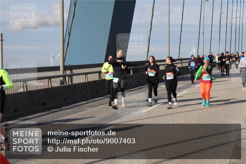 03.10.2025 - Köhlbrandbrückenlauf Julia Fischer http://msf.ph/oto/9007403 03.10.2025 09:59:39 Position 2  meine-sportfotos.de