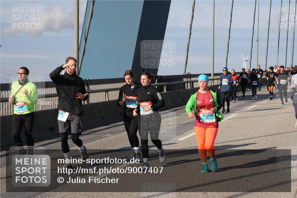 03.10.2025 - Köhlbrandbrückenlauf Julia Fischer http://msf.ph/oto/9007407 03.10.2025 09:59:41 Position 2 2618, 2162, 3664 meine-sportfotos.de