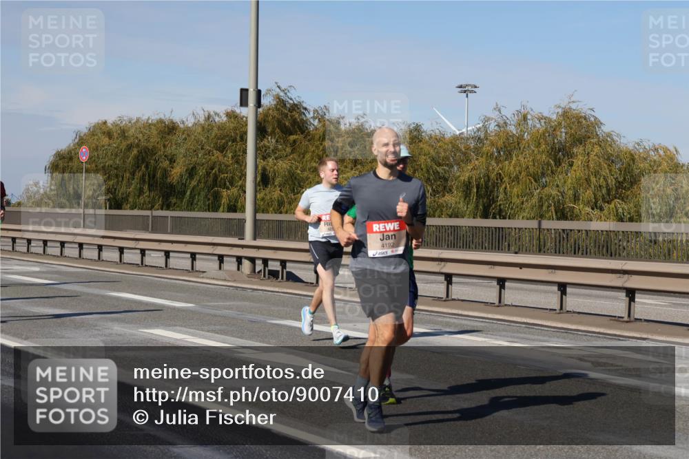 03.10.2025 - Köhlbrandbrückenlauf Julia Fischer http://msf.ph/oto/9007410 03.10.2025 12:47:19 Position 3 4192 meine-sportfotos.de