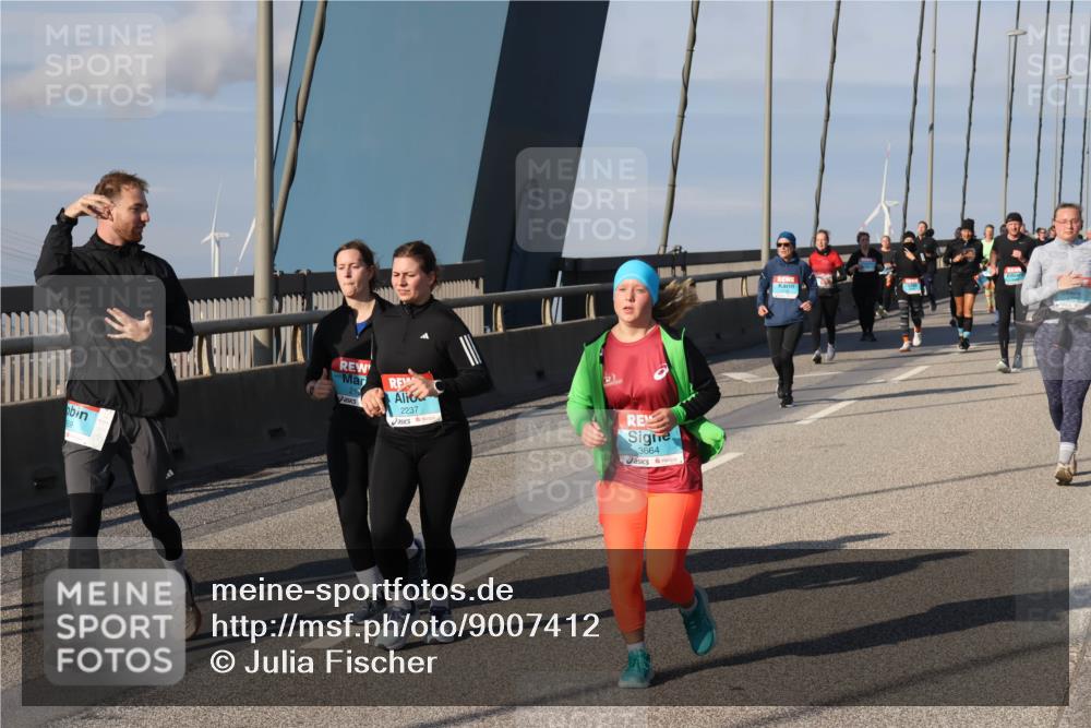 03.10.2025 - Köhlbrandbrückenlauf Julia Fischer http://msf.ph/oto/9007412 03.10.2025 09:59:42 Position 2 59, 21, 2237, 3664 meine-sportfotos.de