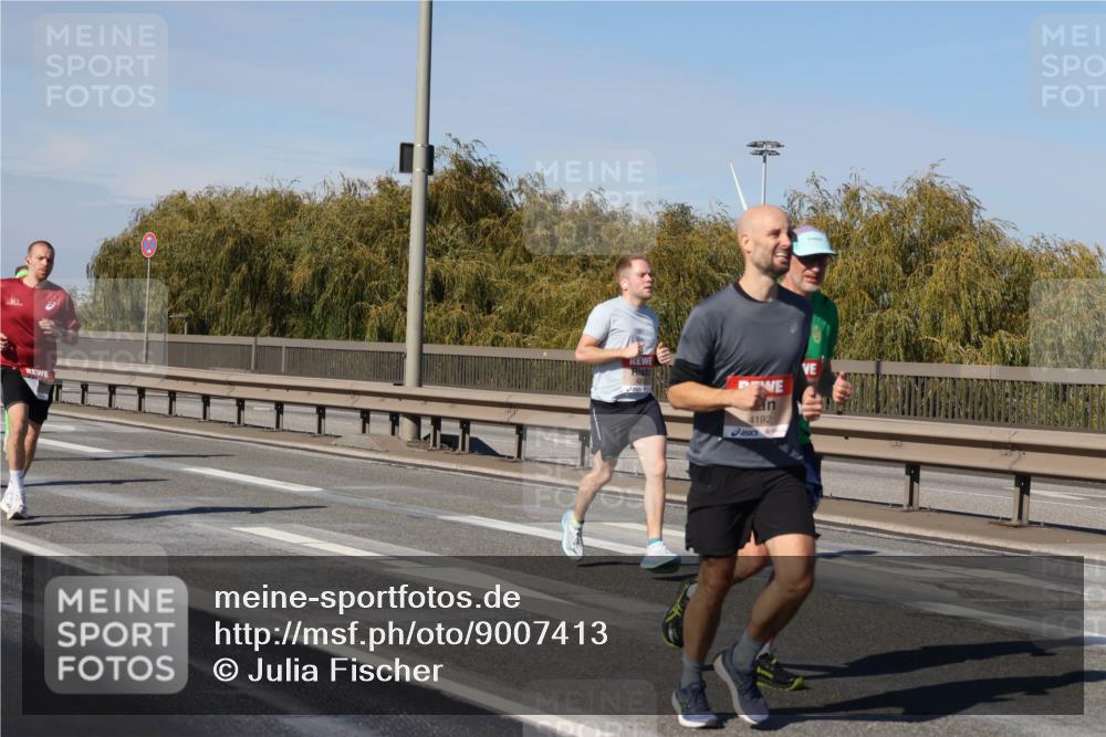 03.10.2025 - Köhlbrandbrückenlauf Julia Fischer http://msf.ph/oto/9007413 03.10.2025 12:47:20 Position 3 4215, 4192 meine-sportfotos.de