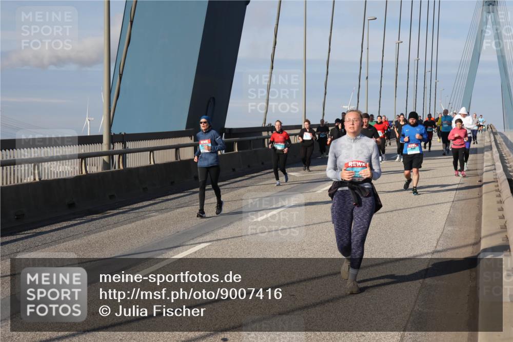03.10.2025 - Köhlbrandbrückenlauf Julia Fischer http://msf.ph/oto/9007416 03.10.2025 09:59:45 Position 2  meine-sportfotos.de