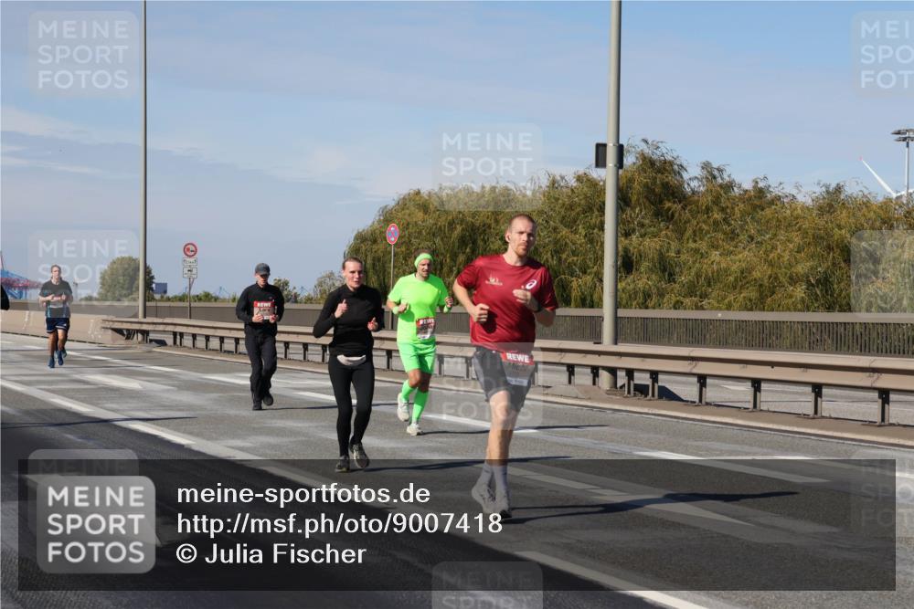 03.10.2025 - Köhlbrandbrückenlauf Julia Fischer http://msf.ph/oto/9007418 03.10.2025 12:47:21 Position 3 12 meine-sportfotos.de
