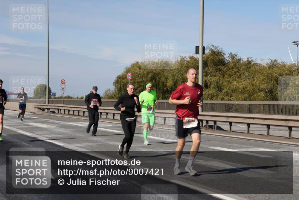 03.10.2025 - Köhlbrandbrückenlauf Julia Fischer http://msf.ph/oto/9007421 03.10.2025 12:47:21 Position 3 12, 5, 6373 meine-sportfotos.de