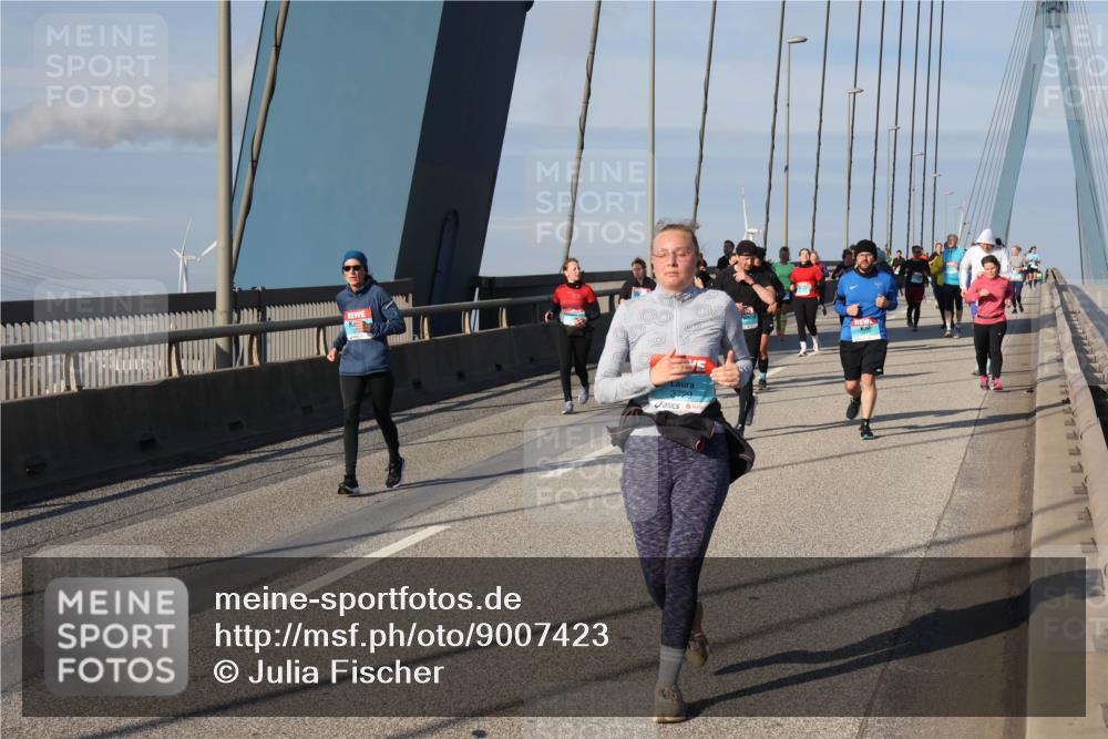 03.10.2025 - Köhlbrandbrückenlauf Julia Fischer http://msf.ph/oto/9007423 03.10.2025 09:59:45 Position 2 3729 meine-sportfotos.de